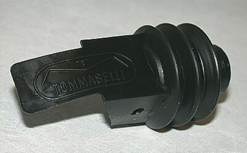 DOMINO CAP DAYTONA THROTTLE 0507.02.2110