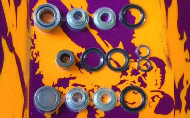 PIVOT WORKS SHOCK BRG KIT YAM PWSHK-Y08-421