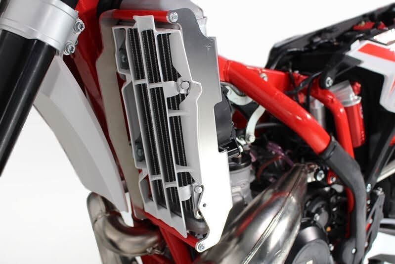 AXP RACING RADIATOR GUARDS RR125-300 20-2 AX1552