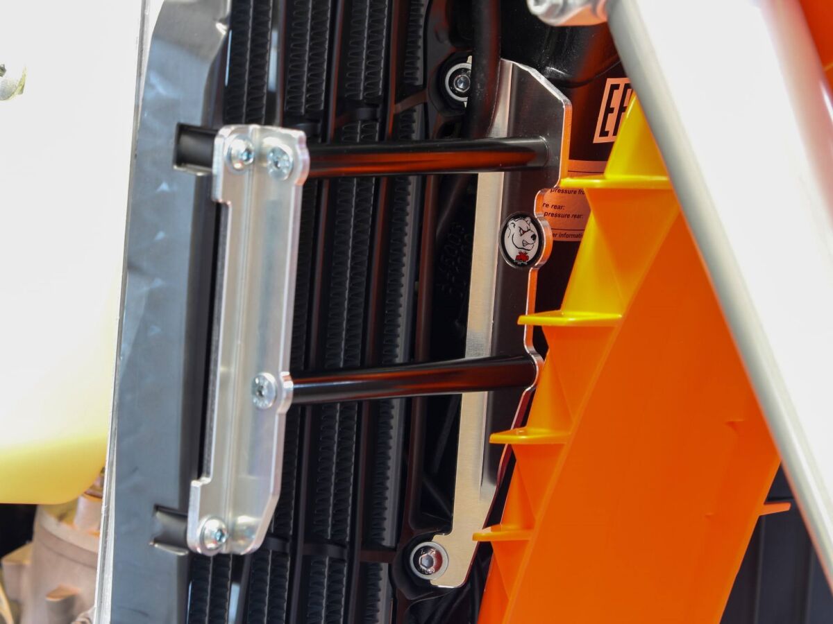 AXP RACING RADIATOR GUARDS EXC/F 24- BK AX1720